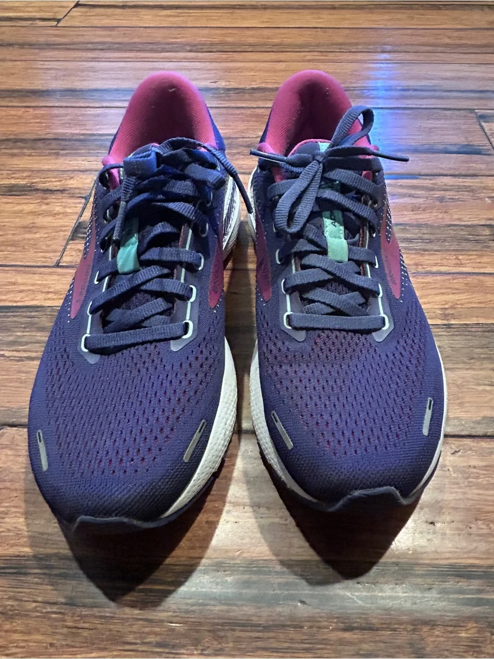 Brooks Adrenaline GTS 22 running shoes. Women’s size 10 Medium.